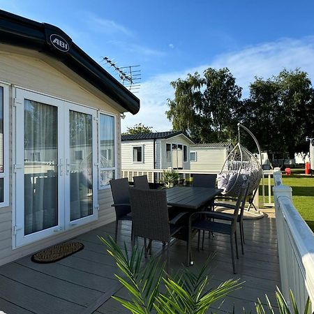 Hot Tub Retreat At Tattershall Lakes 外观 照片