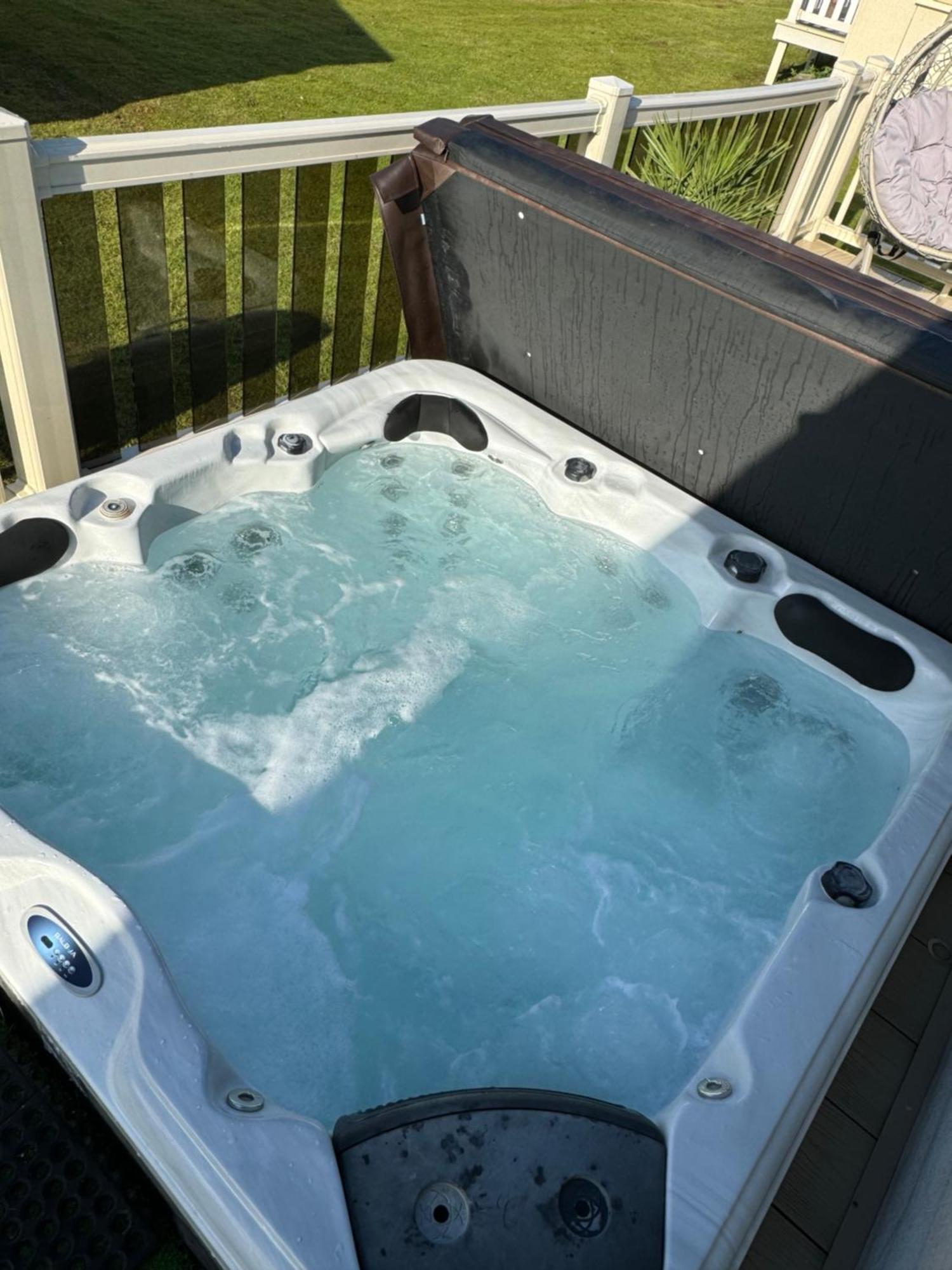 Hot Tub Retreat At Tattershall Lakes 外观 照片