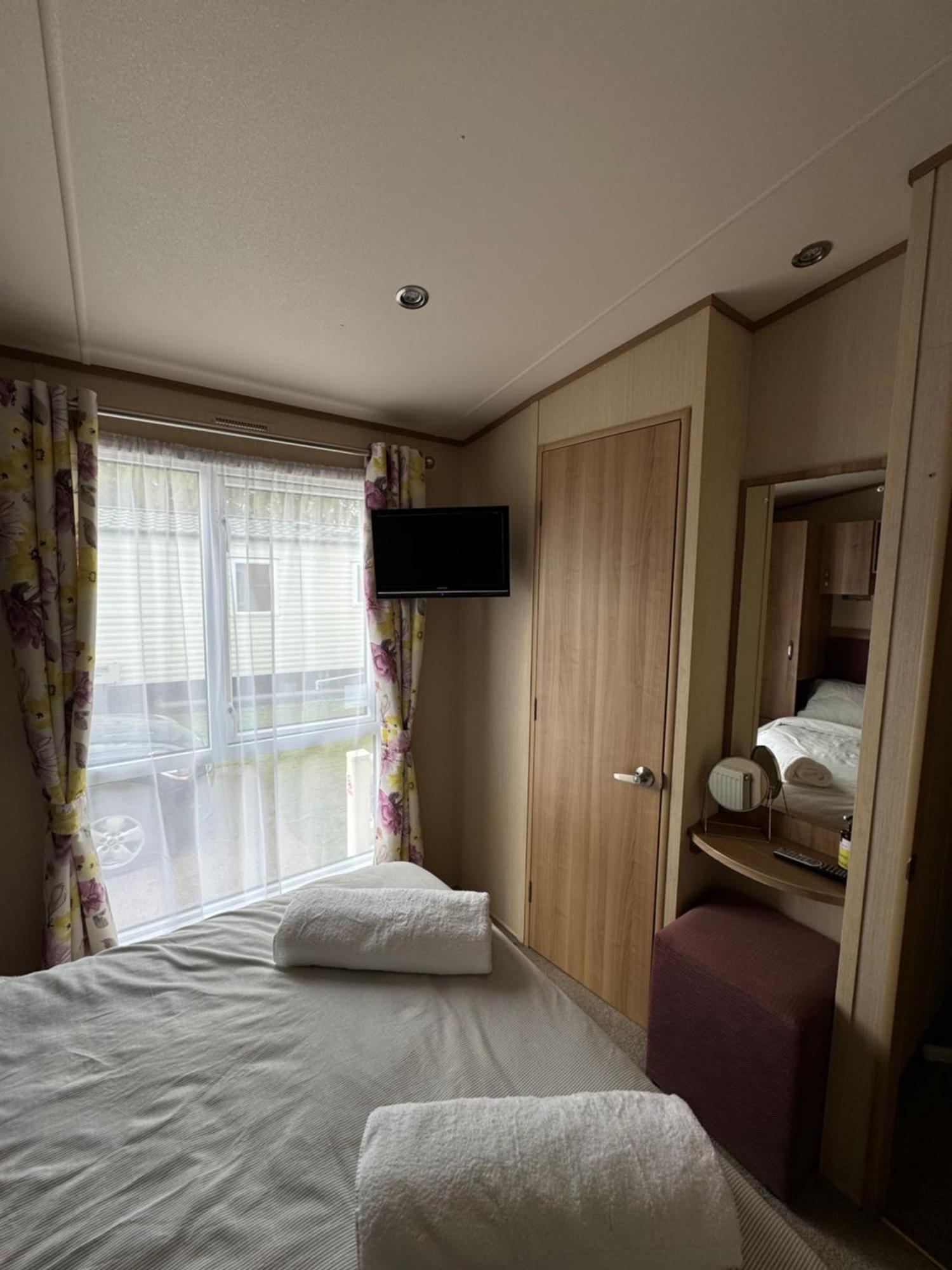 Hot Tub Retreat At Tattershall Lakes 外观 照片